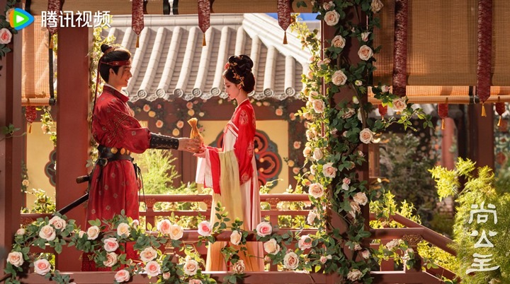 Li Xiao Qian and Shen Jia Yu in Tigers Sniff the Rose still